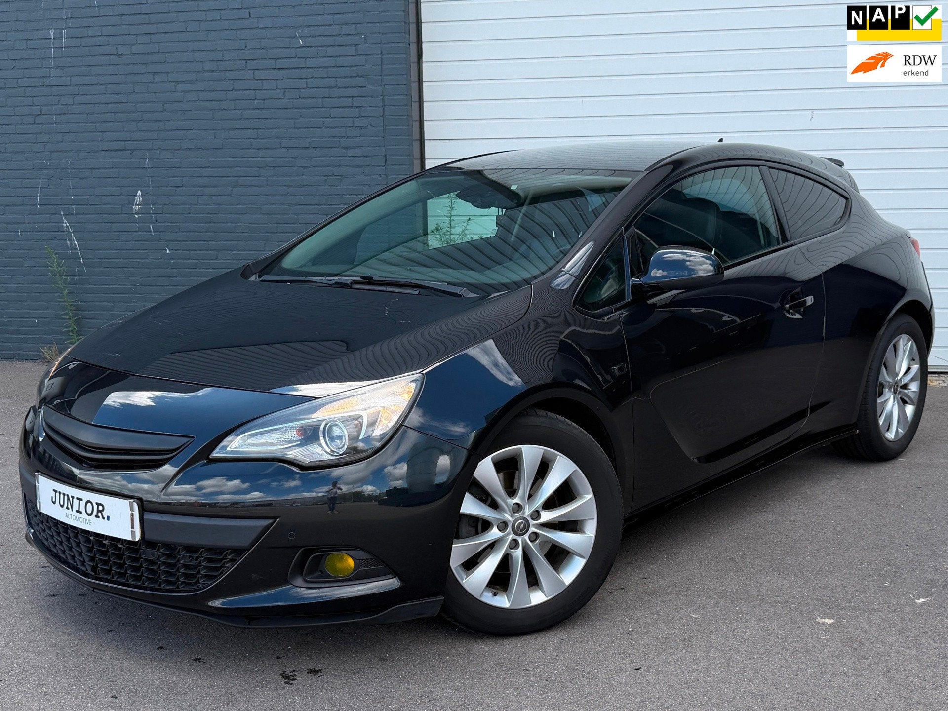 Opel Astra GTC 1.4 Turbo Sport LEDER/STOELVERWARMING/CRUISE/, Voorwielaandrijving, Gebruikt, Zwart, 4 cilinders
