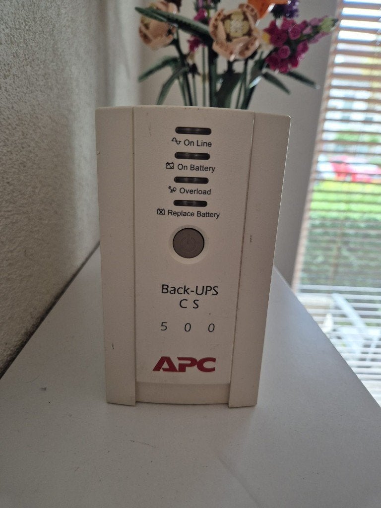 APC Back-UPS CS 500 Noodstroomvoeding (UPS) - 500VA / 300W, Computers en Software, Ophalen, Gebruikt