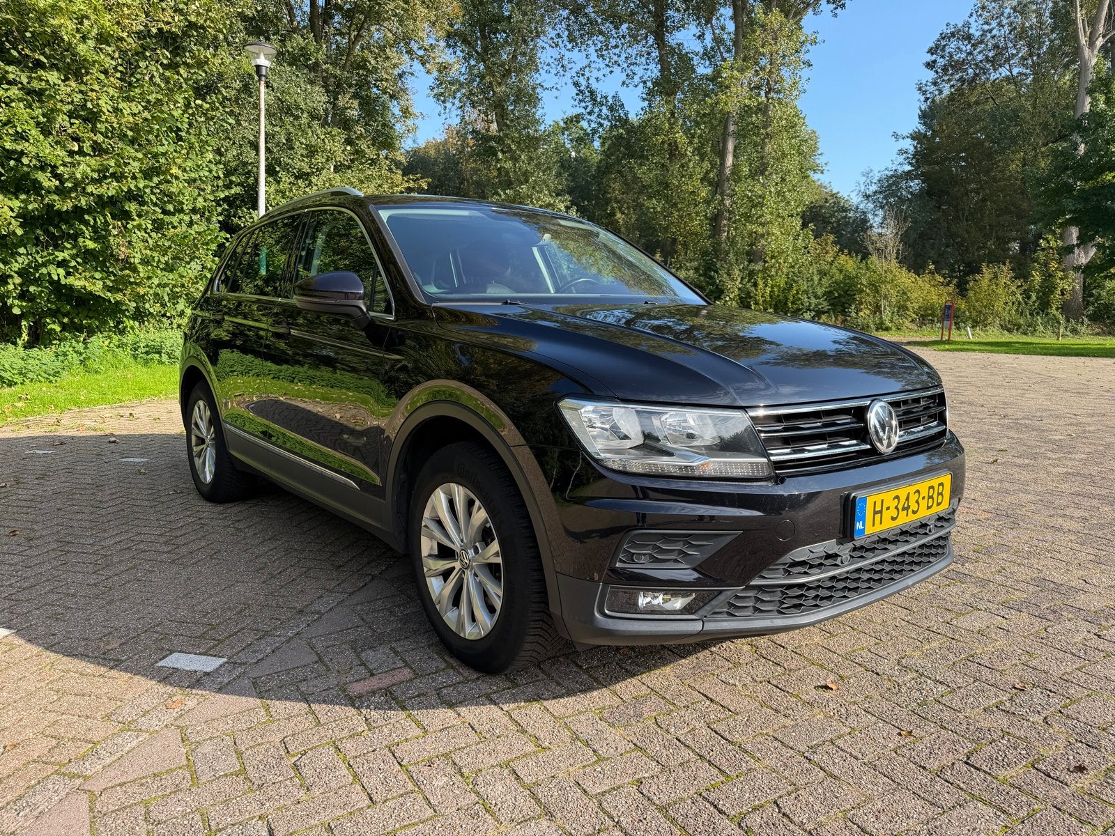 Volkswagen Tiguan 1.5 TSI 130pk 2020 Zwart, Auto's, Voorwielaandrijving, 15 km/l, 1498 cc, 4 cilinders
