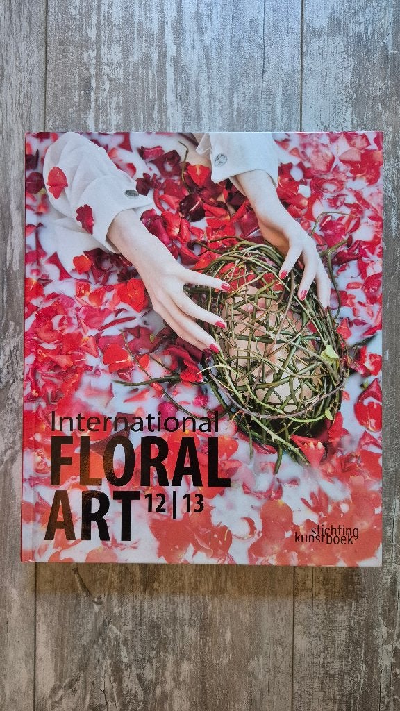 International Floral Art 12 | 13, Boeken, Ophalen of Verzenden, Zo goed als nieuw, Overige onderwerpen, Stichting Kunstboek