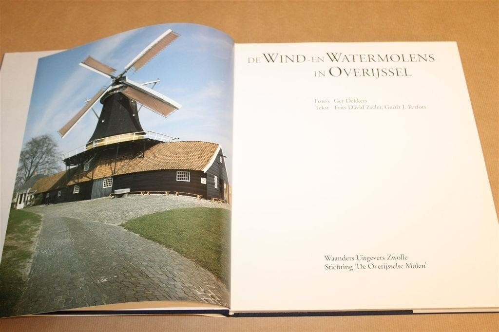 Wind- en Watermolens in Overijssel — Fotoboek & Informatie, Ophalen of Verzenden, Gelezen