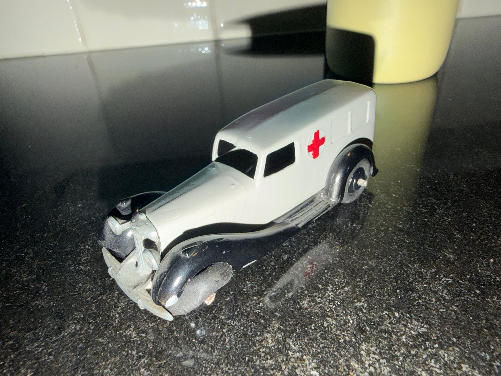 Mooie oude Dinky Toys Ambulance, Gebruikt, Ep, Dinky Toys, Ophalen of Verzenden