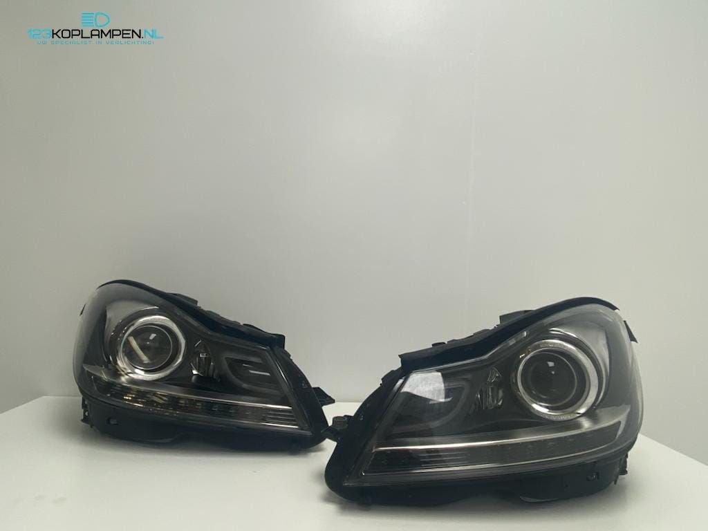(VR) Mercedes C Klasse W204 Bi Xenon ILS koplamp links recht