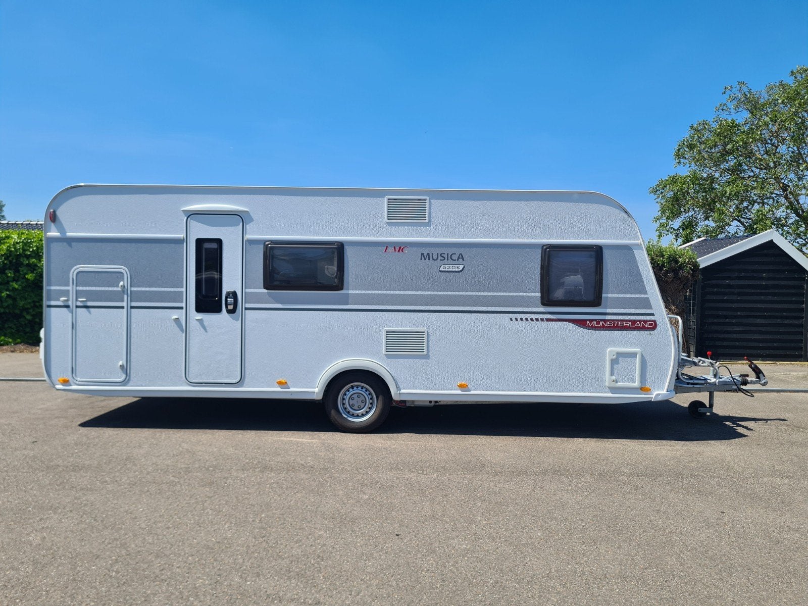 LMC Musica 520K ( incl. stallingsmogelijkheid ), Rondzit, Frans bed, Bedrijf, 5 tot 6 meter