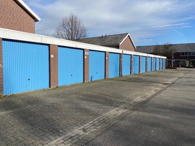 TE HUUR Grote Garagebox met ELECTRA in Zoetermeer, Facet Vastgoed, Info@facetvastgoed.nl, Stephensonstraat 45