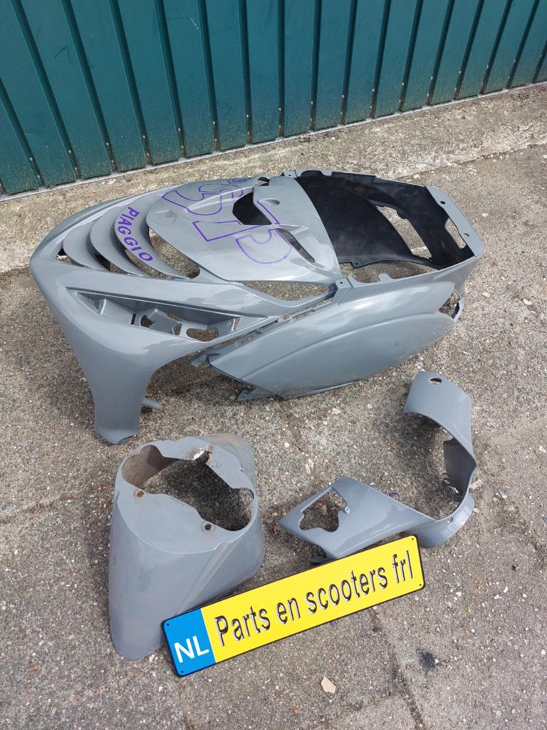 Piaggio zip 2000 kappen set nardo gray, Ophalen of Verzenden, Kap, Piaggio