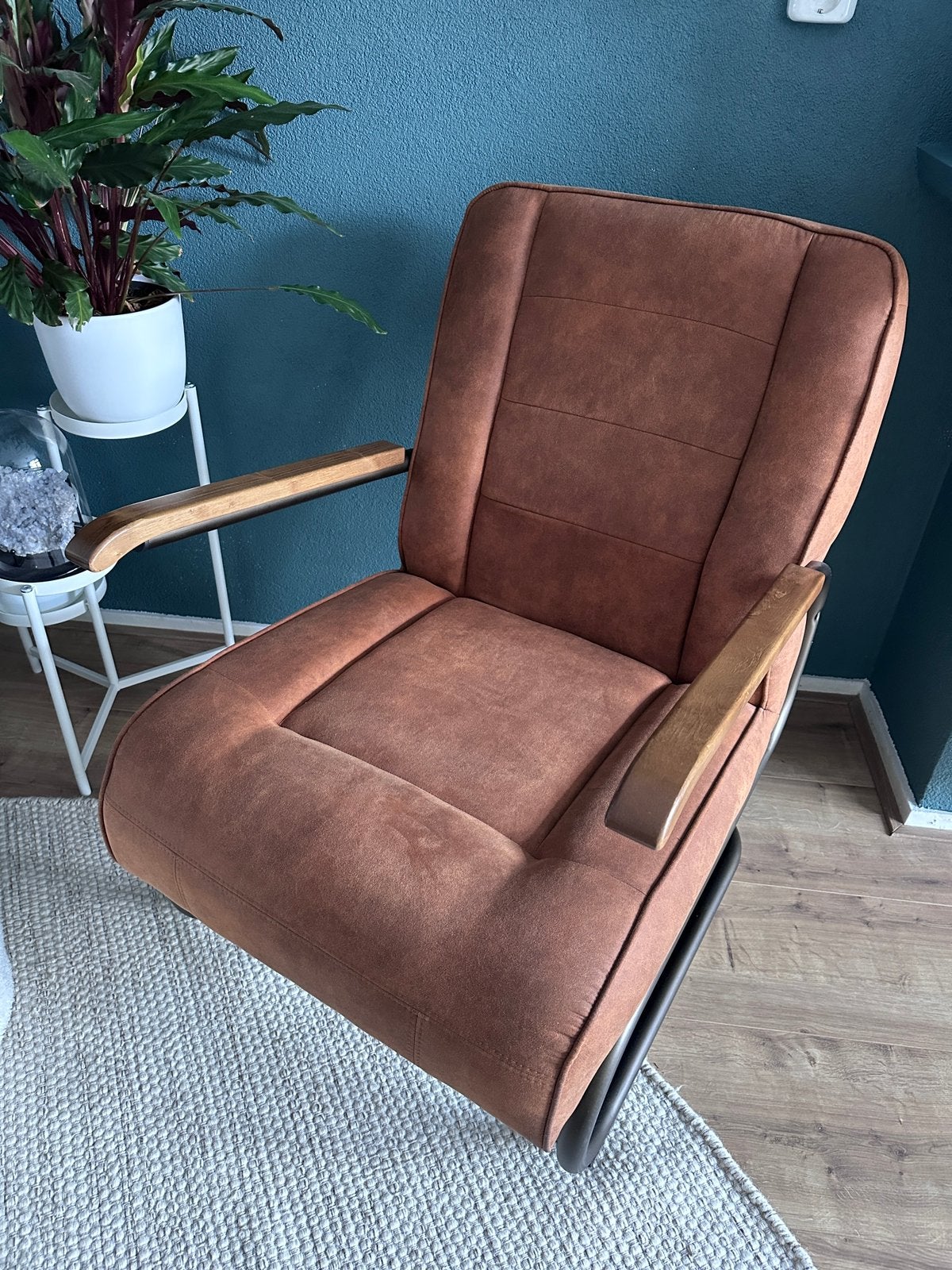 Fauteuil Ivar bruin, Ophalen, Kunststof, 75 tot 100 cm, Zo goed als nieuw