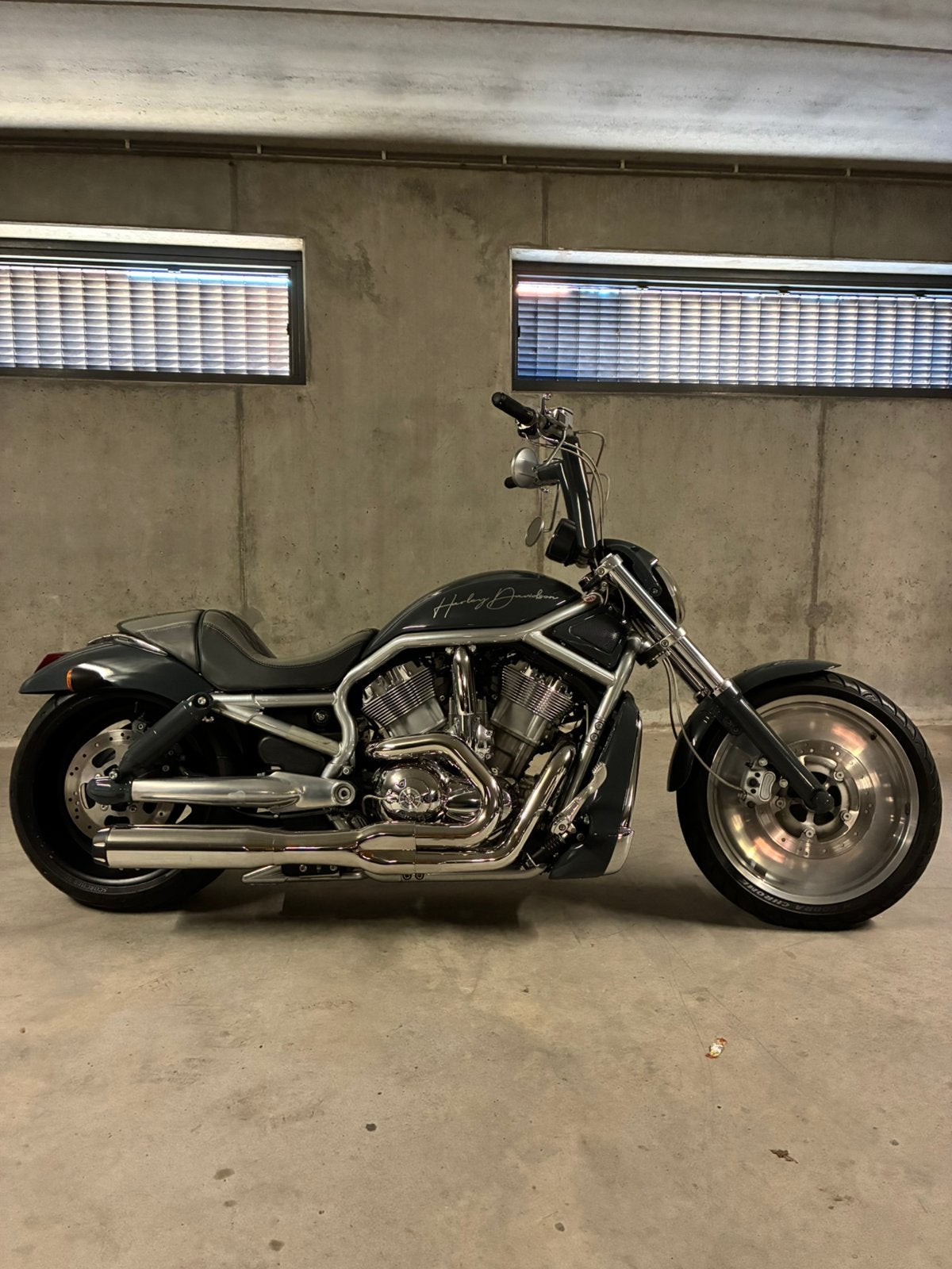 Harley-Davidson V-Rod VRSCA 2005 - met 240 kit en AIR RIDE, 2 cilinders, Occasion, 1130 cc, Particulier