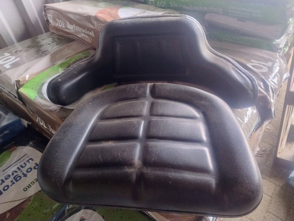 Zitting met rugleuning universeel tractor, Ophalen, Gebruikt