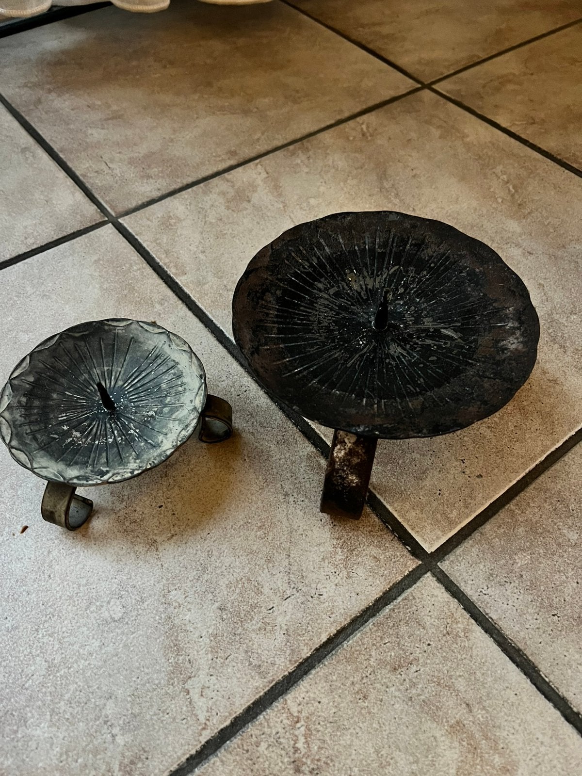 Brocante lage schaalkandekaars met pin - set van twee, Ophalen of Verzenden, Overige materialen
