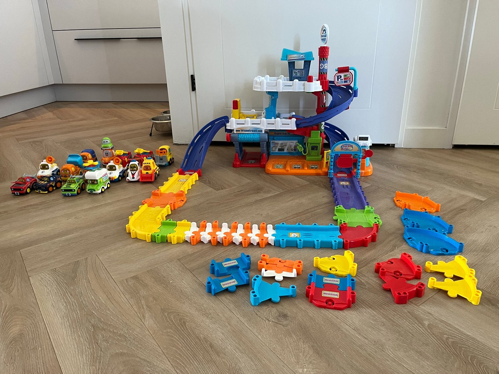 VTech Toet Toet Auto's Garage  met veel auto’s, Ophalen, Zo goed als nieuw