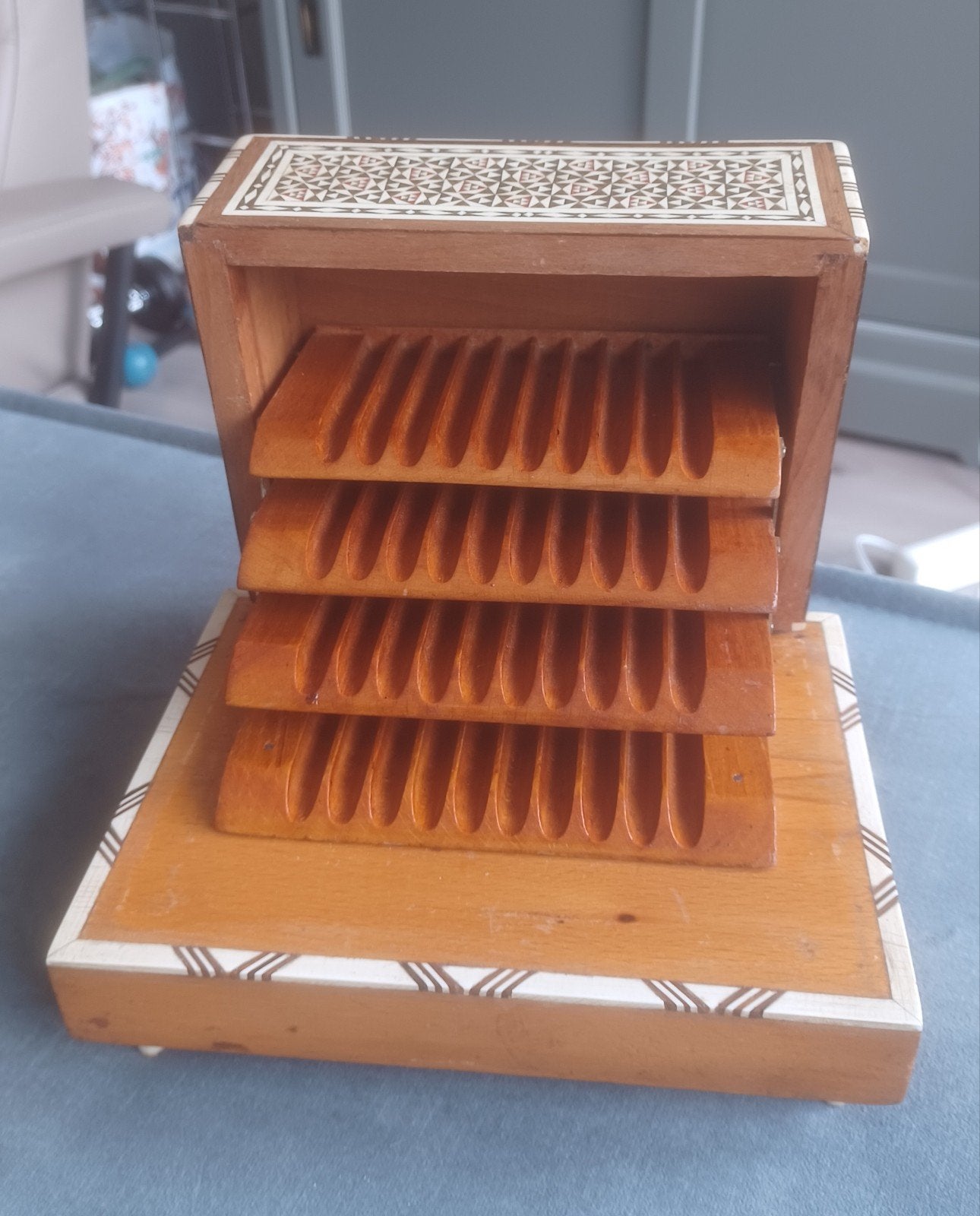 vintage sigaretten carroussel houten muziekdoos met inleg, Ophalen of Verzenden, Gebruikt, Tabaksdoos of Verpakking