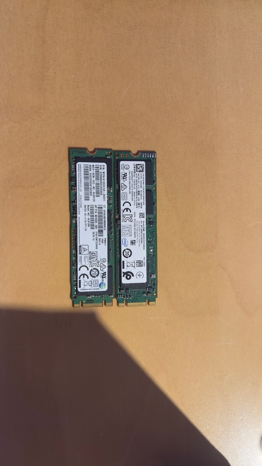 2x M.2 SSD – Intel 256GB NVMe + Samsung 128GB SATA – Werkend, Ophalen, Intern, Gebruikt, Laptop