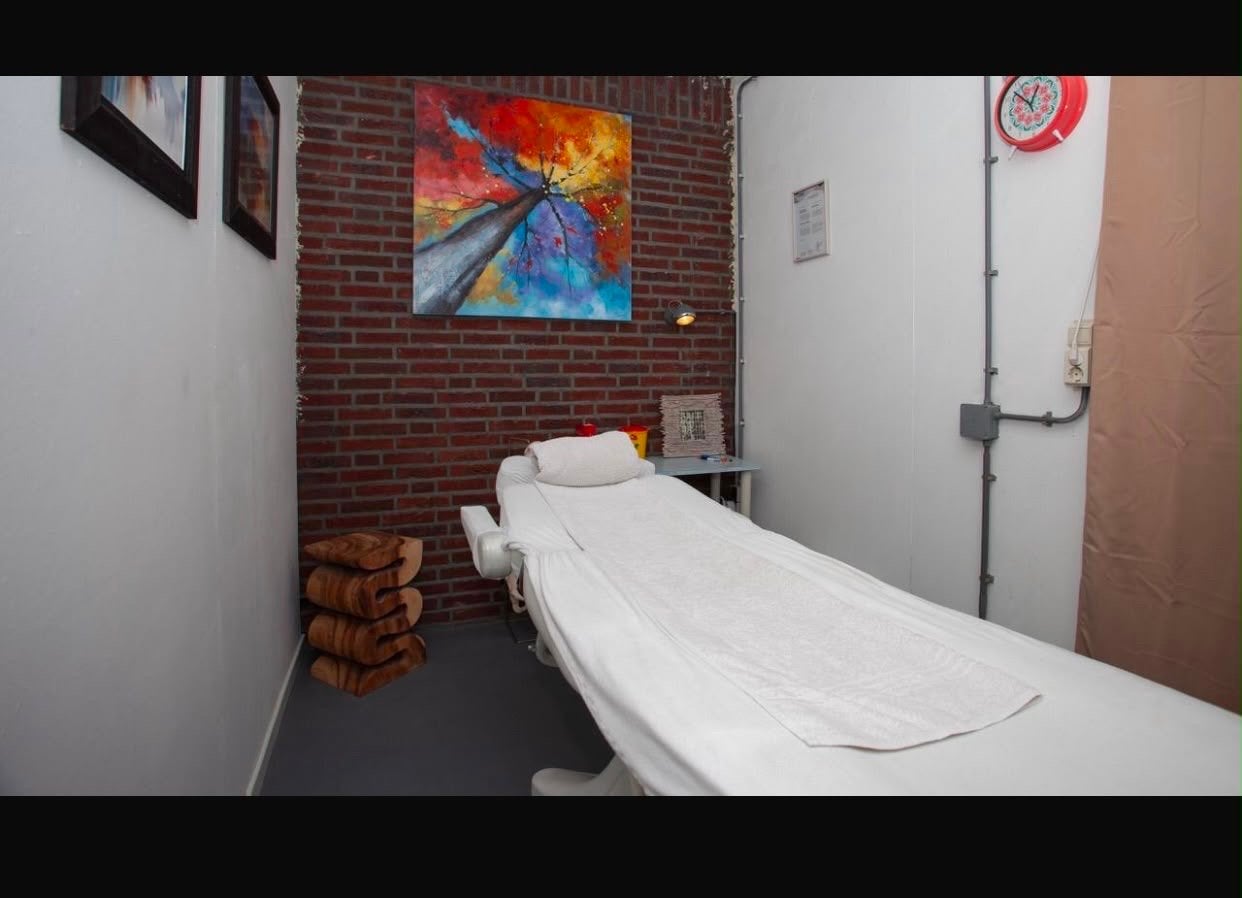 Hydraulische behandeltafel wit fysiotherapie, Sport en Fitness, Massageproducten, Ophalen, Massagetafel