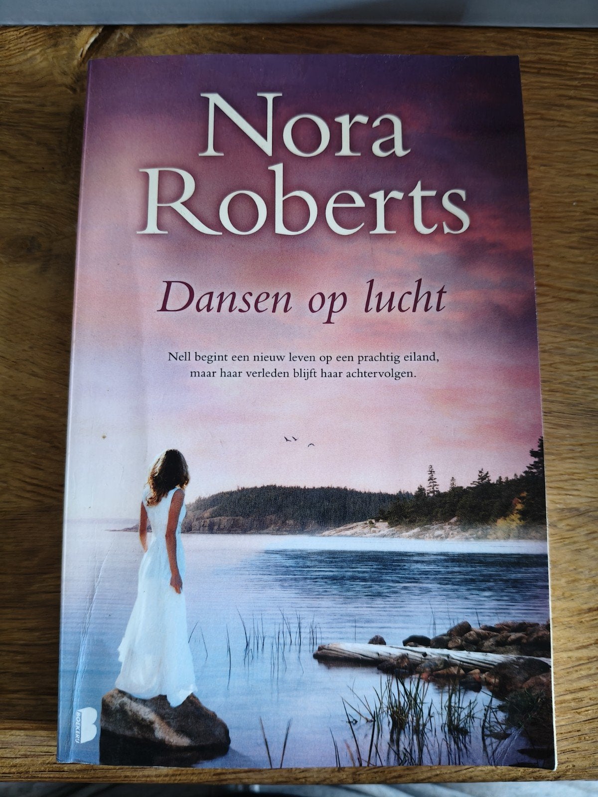 Dansen op lucht - Nora Roberts (Deel 1 Trilogie), Boeken, Ophalen of Verzenden, Zo goed als nieuw, Nora Roberts, Nederland