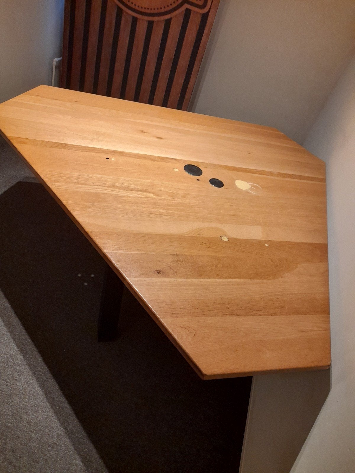 Driehoekige tafel met sterke poten - gratis af te halen, Huis en Inrichting, Ophalen, Gebruikt, Overige vormen, Overige houtsoorten