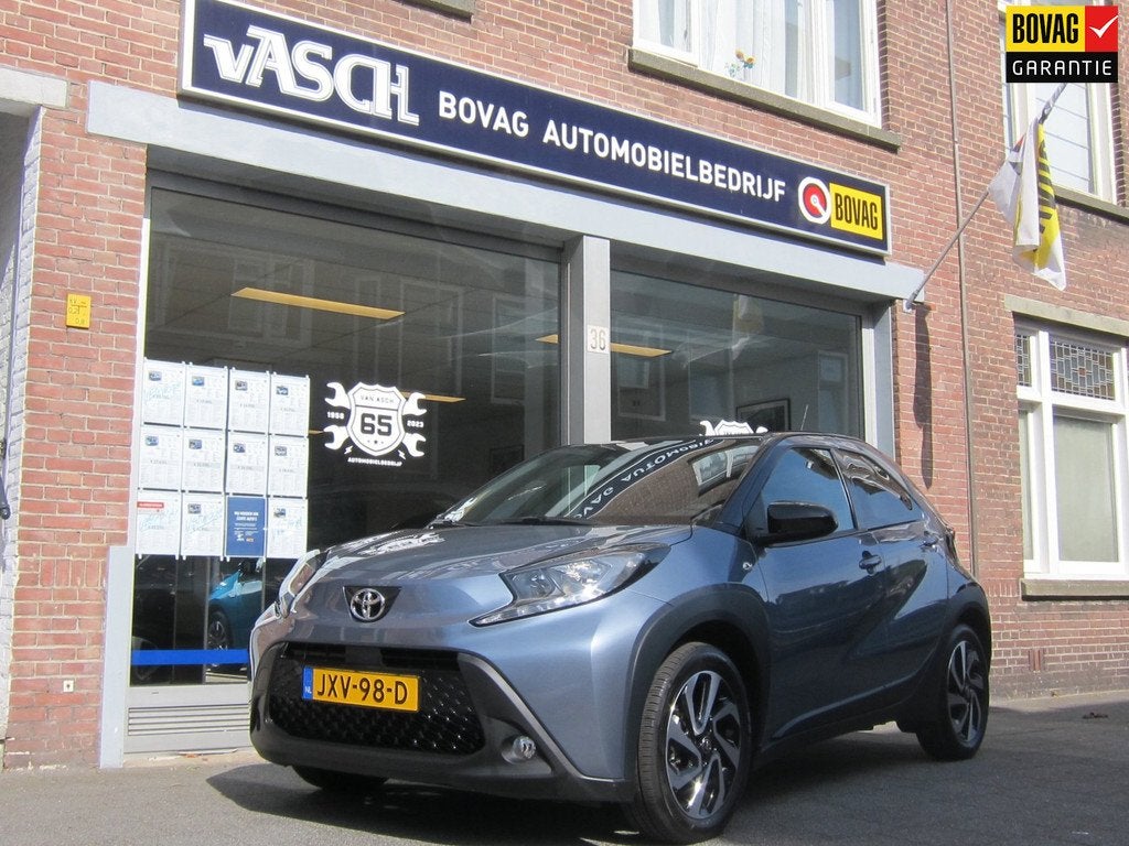 Toyota Aygo X 1.0 VVT-i MT PulseBi-Tone All In Prijs, Auto's, Toyota, 12 maanden, Stof, Gebruikt, 4 stoelen
