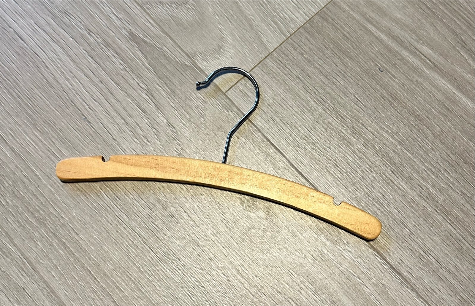 Houten kledinghangers - Set van 41 stuks, Ophalen of Verzenden, Gebruikt, Hout, Kinderen en Volwassenen