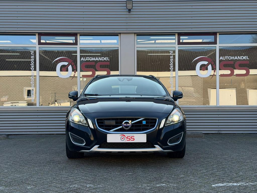 Volvo V60 2.0T Summum (bj 2010, automaat), Euro 5, 1502 kg, 4 cilinders, Zwart