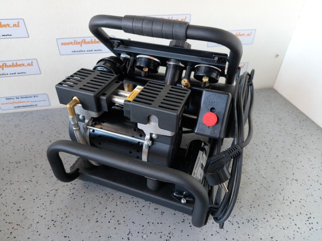 Air compressor silent 9 bar, tank inhoud 3,8 liter, 230 Volt, Ophalen of Verzenden, Zo goed als nieuw, Minder dan 200 liter/min