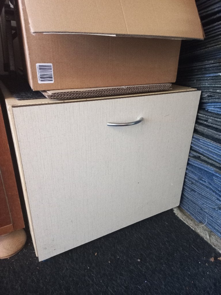 Gratis kist met lade, Ophalen, Gebruikt, Beige, 50 tot 100 cm