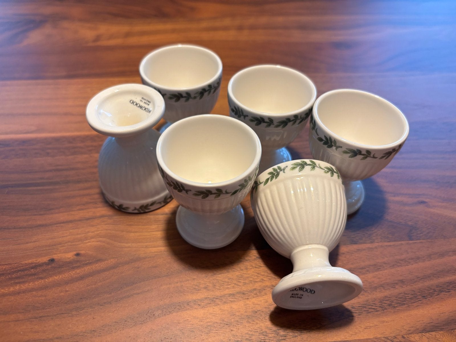 Set van 6 Wedgwood eierdopjes met groen bladmotief, Antiek en Kunst, Ophalen of Verzenden