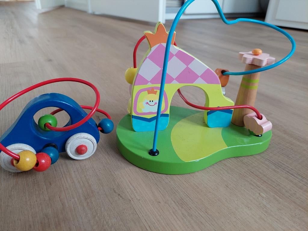 Houten kralenframe en auto - educatief speelgoed, Ophalen of Verzenden, Gebruikt, Overige typen, Met wieltjes
