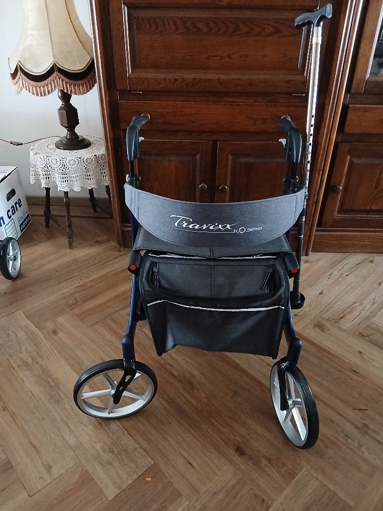 Zo goed als nieuwe luxe lichtgewicht Rollator, Ophalen, Opvouwbaar, Nieuw