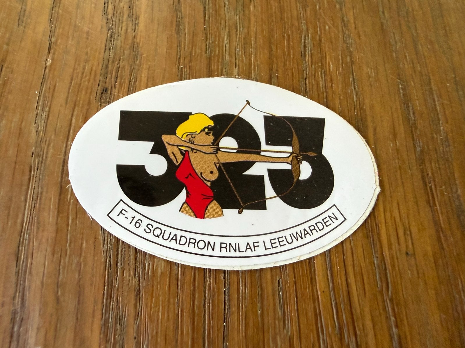 323 sqn Diana Vlb Lw sticker, Ophalen of Verzenden, Luchtmacht, Nederland, Embleem of Badge
