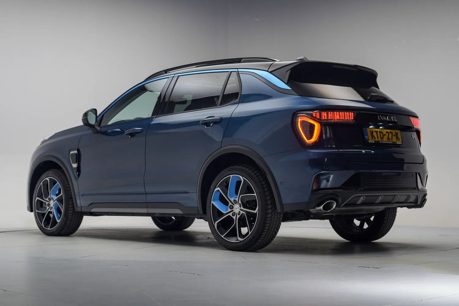 Lynk & Co 01 1.5 PHEV [ Panorama Navi 360-Camera Keyless ], Plug-in hybride, Bedrijf, Hybride Elektrisch/Benzine, 3 cilinders