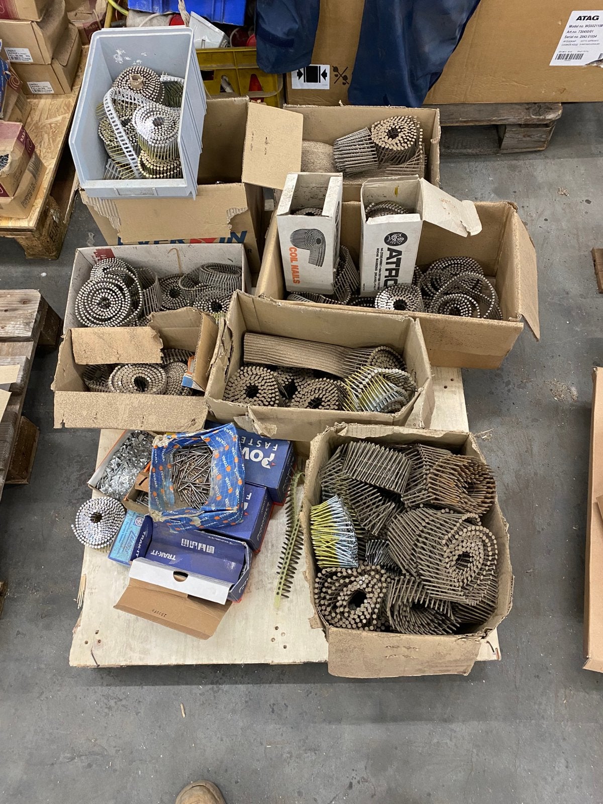 Spijkers trommeltacker, Ophalen, Zo goed als nieuw, 50 tot 100 mm, Spijkers