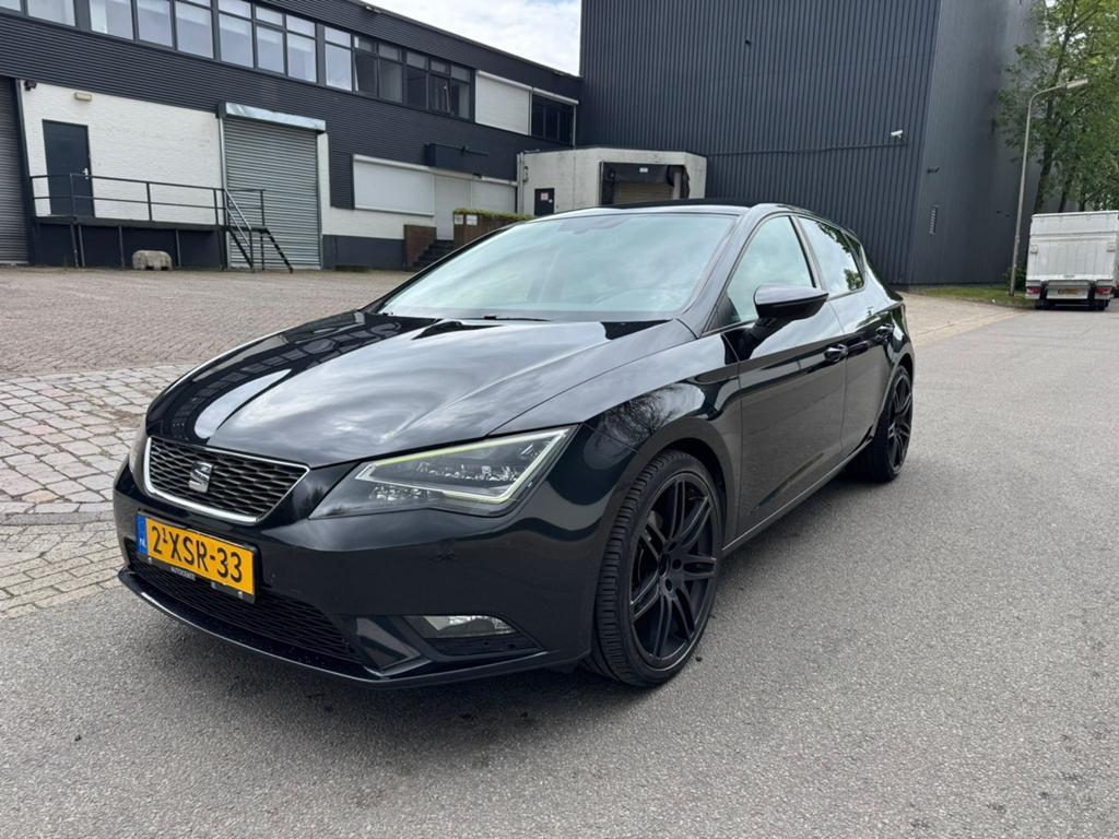 Seat Leon 1.6 TDI Style Ecomotive 110PK AIRCO/NAVI/CRUISE, Auto's, Seat, Voorwielaandrijving, 1160 kg, 4 cilinders, Leon