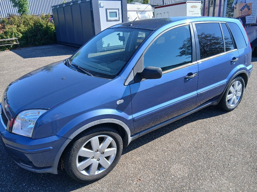 Ford Fusion +   1.4 16V 2005 Blauw, Voorwielaandrijving, 15 km/l, 40 €/maand, Blauw