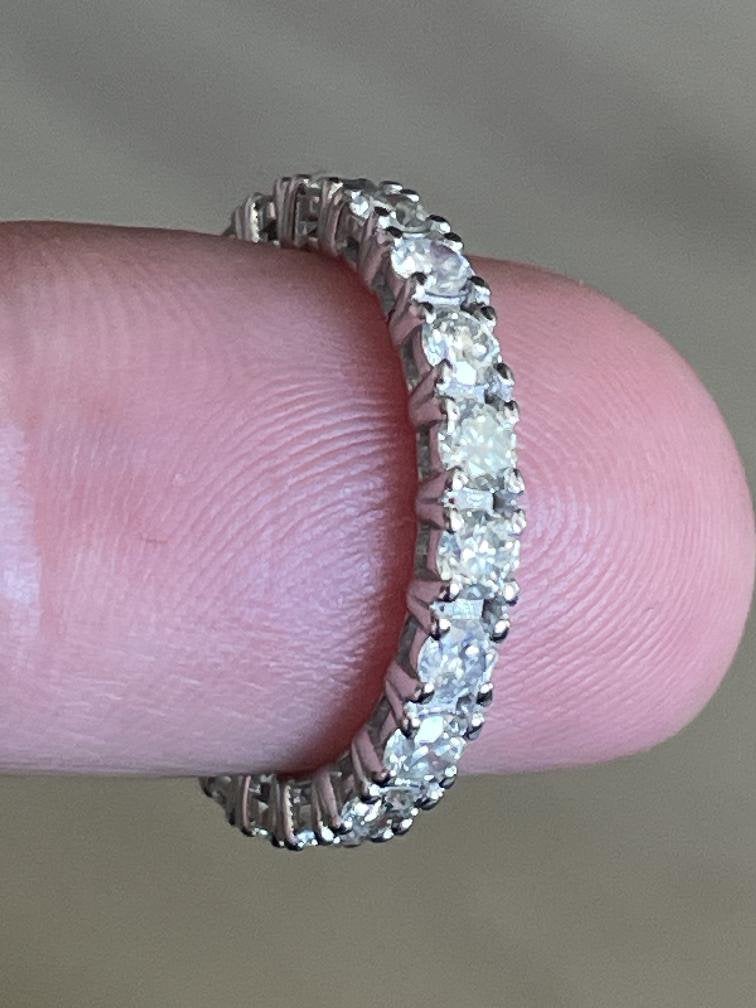 14 karaat witgouden aliancering met diamanten totaal 1,69 ct, Wit, Ophalen of Verzenden, Zo goed als nieuw, 17 tot 18