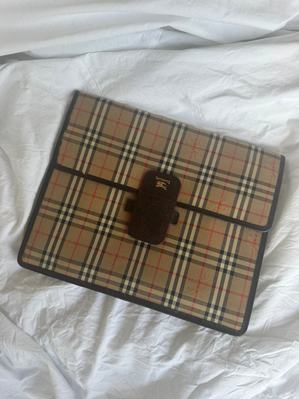Vintage burberrys clutch, Sieraden, Tassen en Uiterlijk, Tassen | Damestassen, Ophalen of Verzenden, Zo goed als nieuw