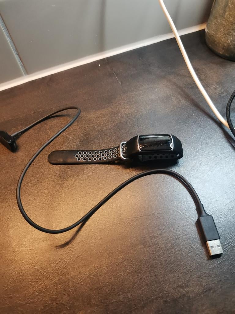 Fitbit Charge 5 activity tracker met oplader, Ophalen of Verzenden