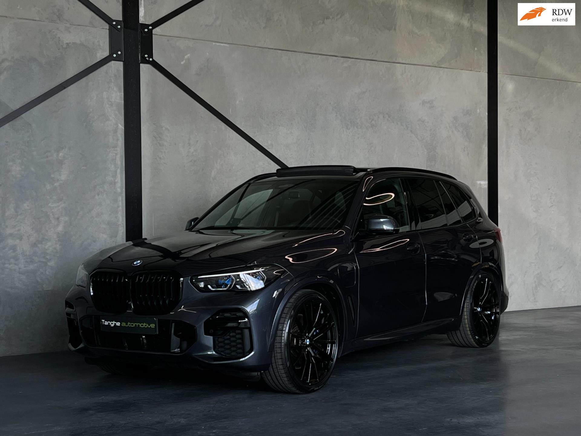 BMW X5 45e M-Sport,Pano,Carbon,Stoelkoeling,Laser,Massage,Cr, Automaat, Gebruikt, 394 pk, Bedrijf