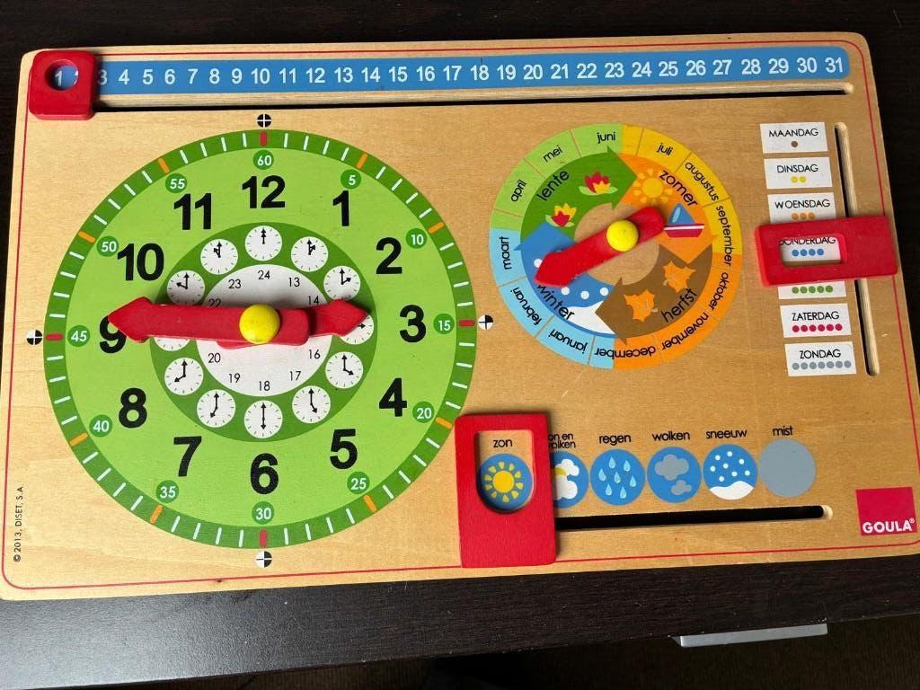 Houten kalender met klok, Kinderen en Baby's, Speelgoed | Houten speelgoed, Ophalen of Verzenden, Zo goed als nieuw, Overige typen