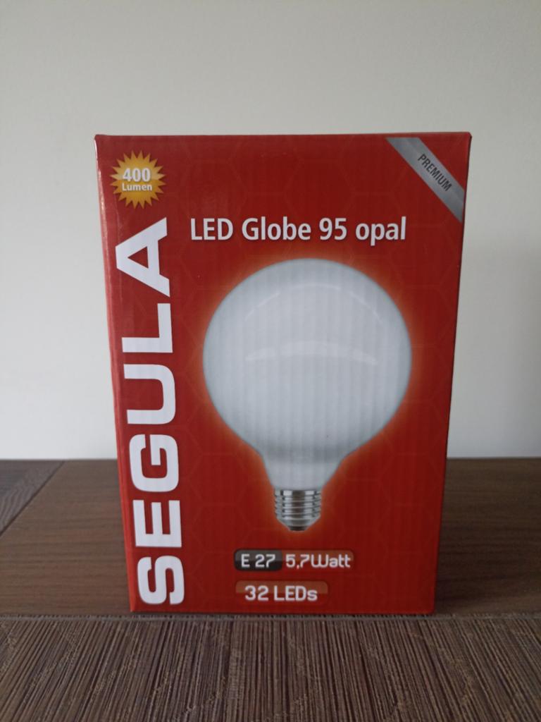 Nieuwe LED lamp Segula globe 95 opal, E27, 32 LEDs, 5.7Watt, Ophalen of Verzenden