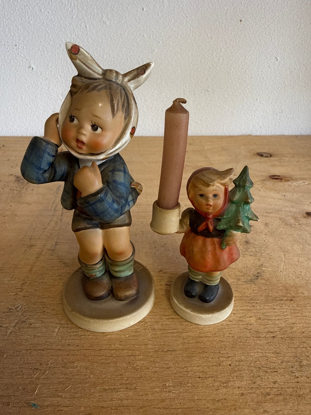 Vintage Hummel Beeldjes: Jongen met Kiespijn & Meisje met Bo, Ophalen of Verzenden