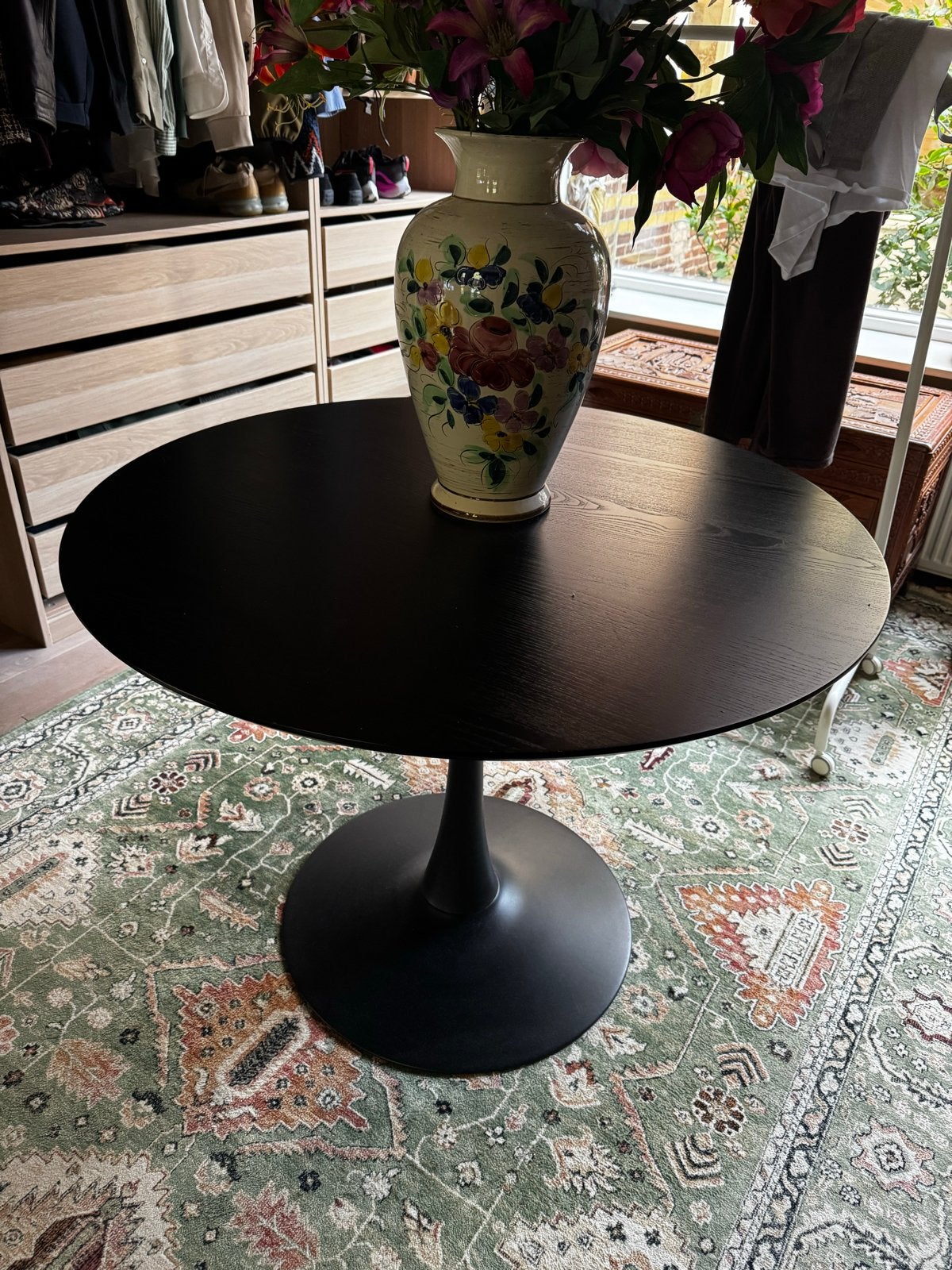 RINGSTED Eettafel Ø100 zwart essen fineer, Huis en Inrichting, Tafels | Eettafels, Ophalen, Gebruikt, Rond, Tot twee personen