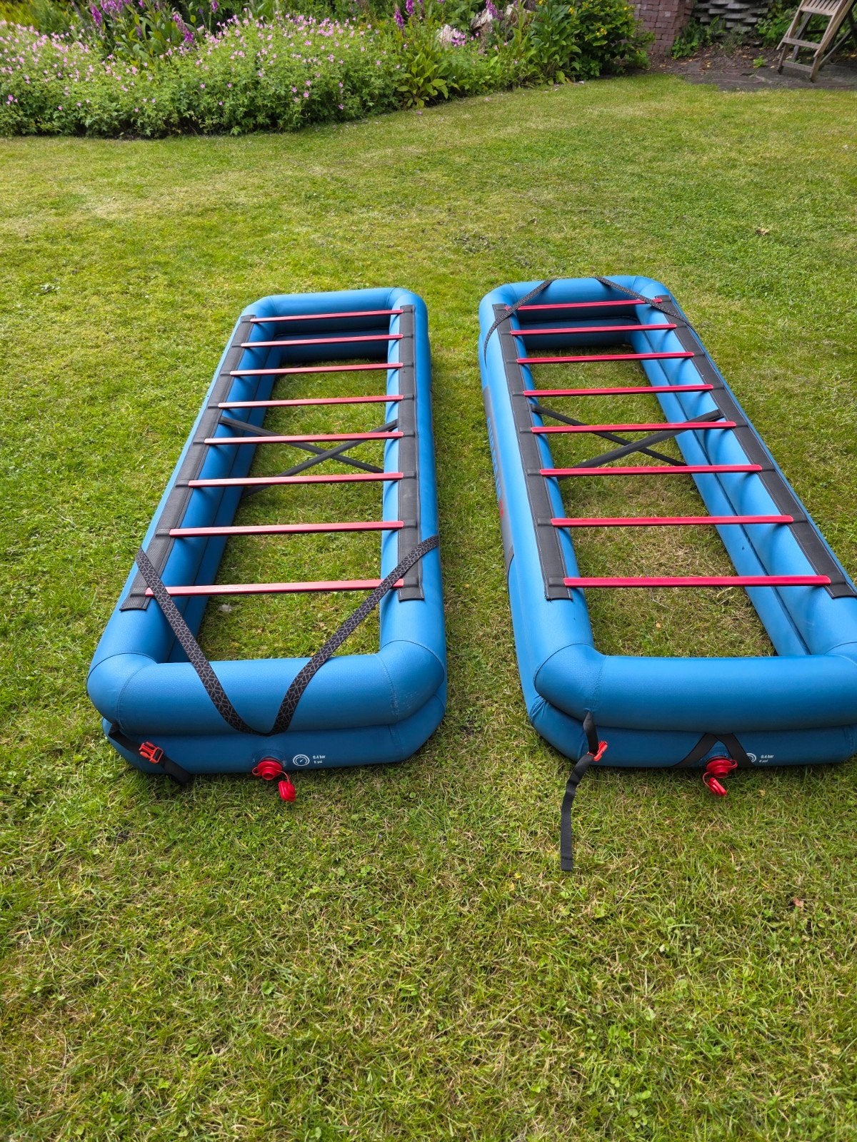 2x Quechua opblaasbaar veldbed 200x70x25, Caravans en Kamperen, Luchtbedden, Ophalen of Verzenden, Zo goed als nieuw, 1-persoons