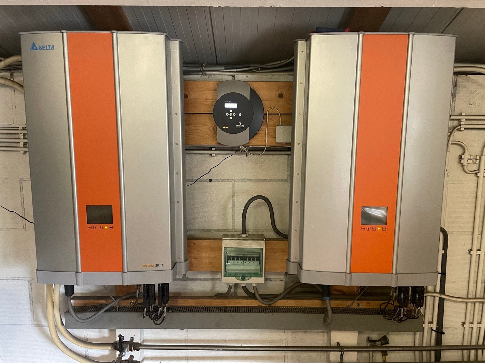 Delta Solivia 20 tl (20kW) omvormers 2 stuks in goede staat, Ophalen, Gebruikt, Overige typen