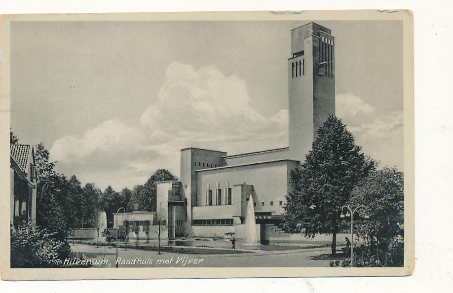 11089 Hilversum, Raadhuis met vijver, Ophalen of Verzenden, 1920 tot 1940, Noord-Holland