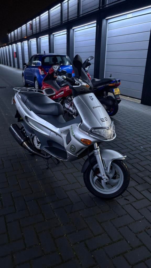 Runner fx dd 125/172, Ophalen, Zo goed als nieuw, Blok, Piaggio
