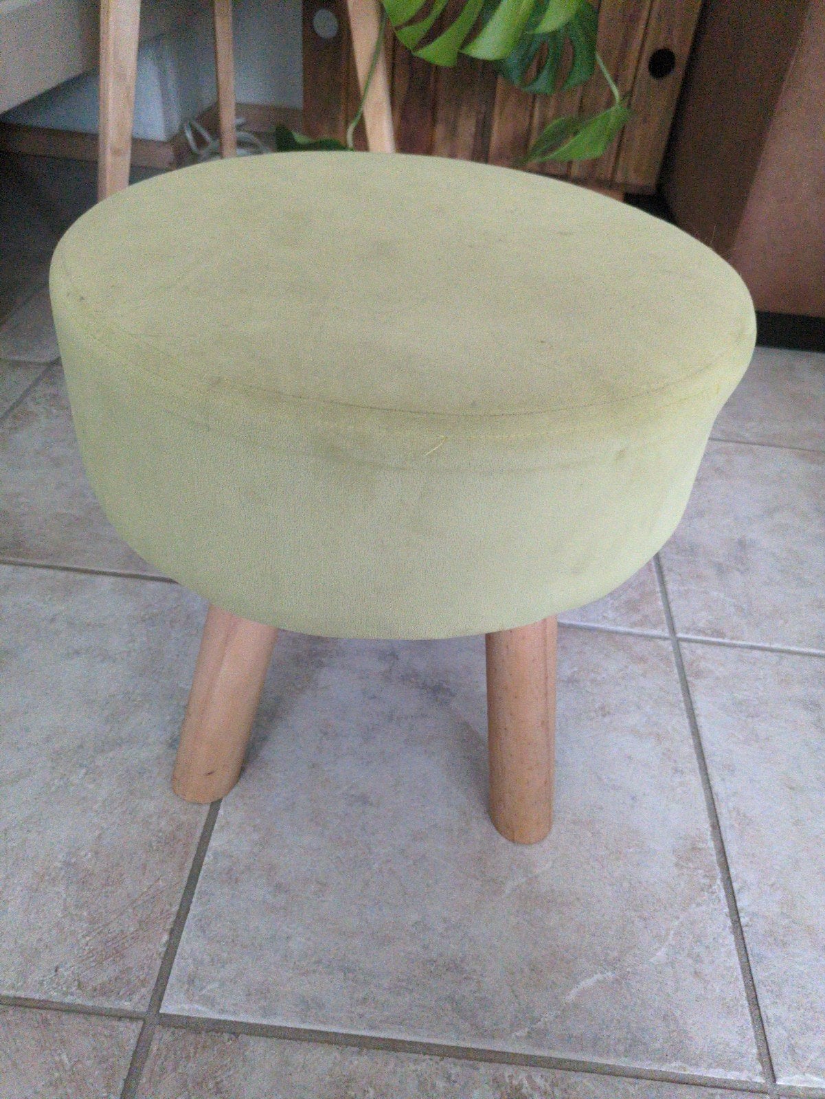Leuk krukje met groene bekleding, Ophalen, Gebruikt, Hout