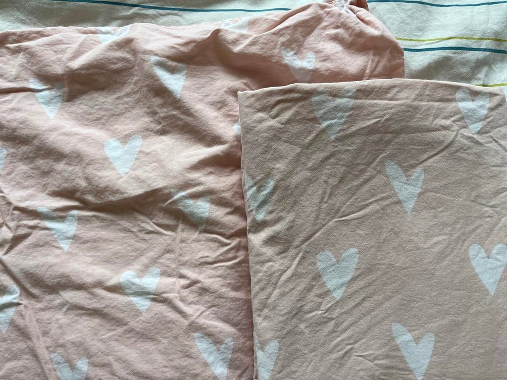 Gratis: Roze peuter dekbedovertrek met witte hartjes, Ophalen, Gebruikt, Meisje, Dekbedovertrek