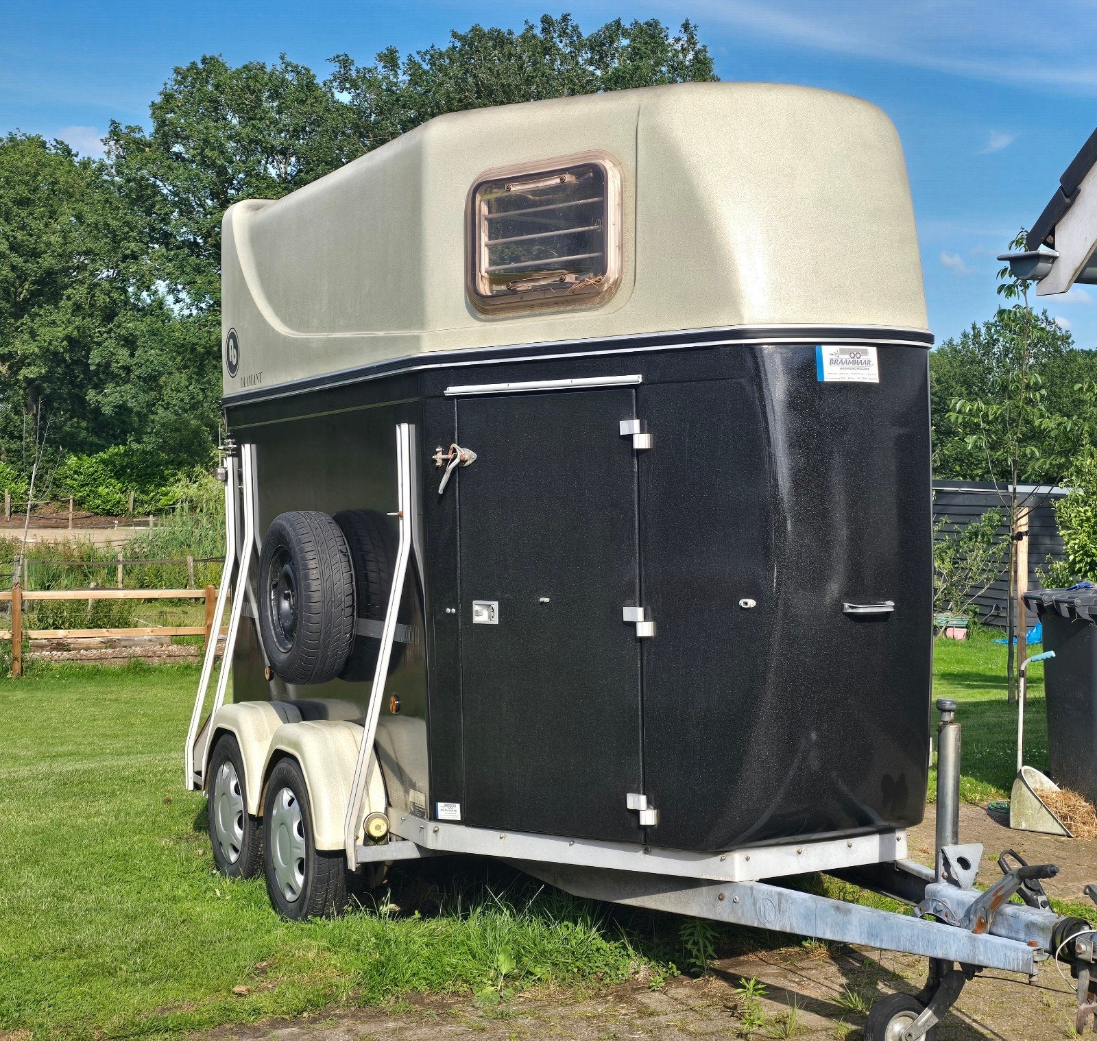 Blomert Diamant Paardentrailer - IZGST, Ophalen, Zo goed als nieuw, Polyester, 2-paards trailer