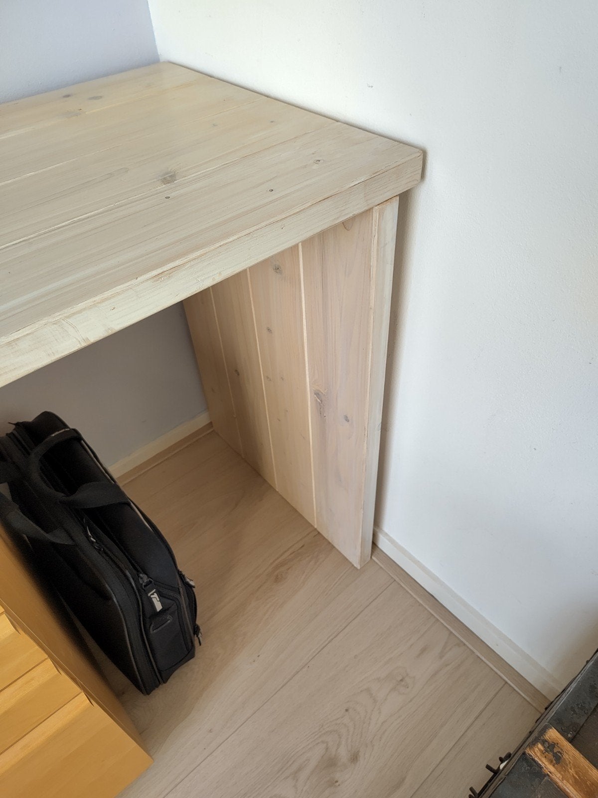 Massief grenen bureau 240x50x78 cm. Ontwerp van meubelmaker., Huis en Inrichting, Ophalen, Gebruikt, Scandinavisch, Hout