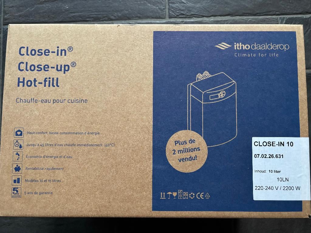 NW Itho Daalderop Close-in 10 Boiler + installatieset, Minder dan 20 liter, Verzenden, Boiler, Minder dan 3 jaar oud